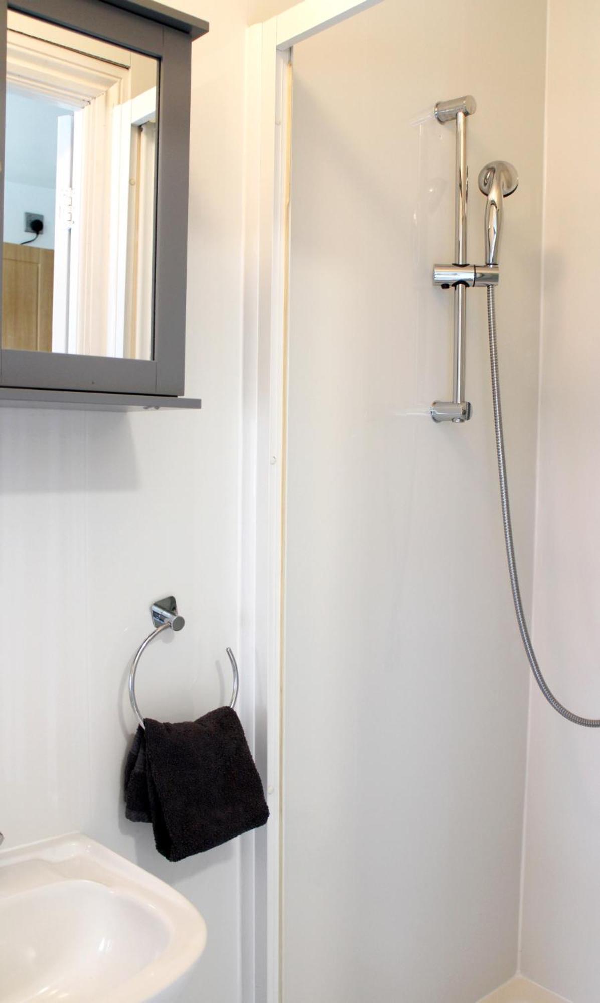 Large Studio Garden Flat On Golders Green Road لندن المظهر الخارجي الصورة