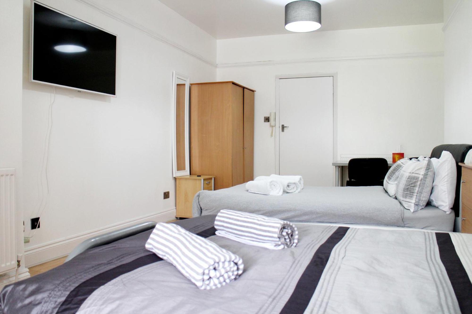 Large Studio Garden Flat On Golders Green Road لندن المظهر الخارجي الصورة