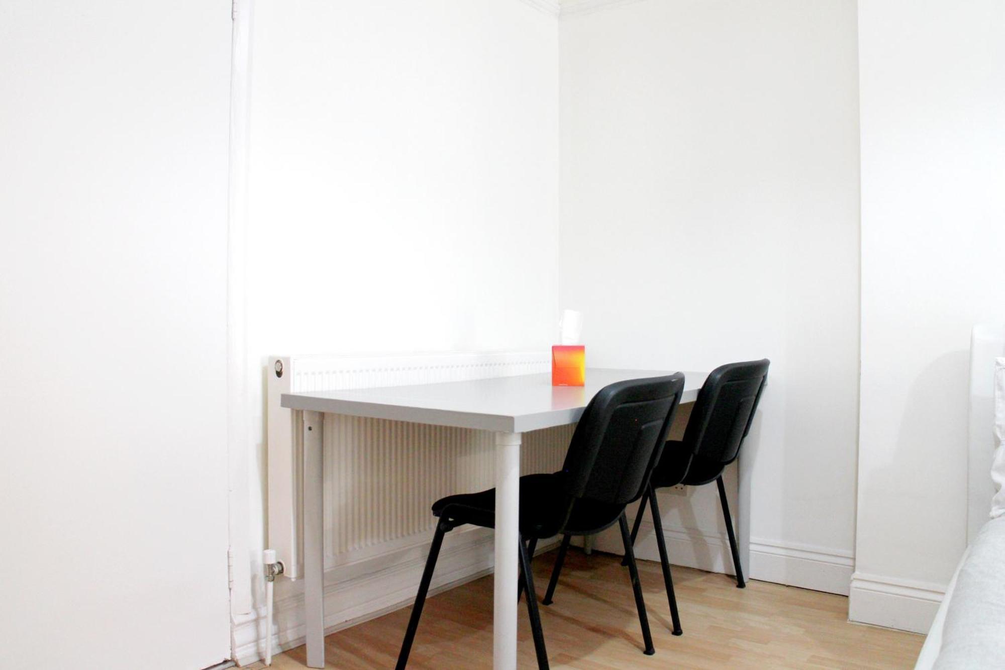 Large Studio Garden Flat On Golders Green Road لندن المظهر الخارجي الصورة